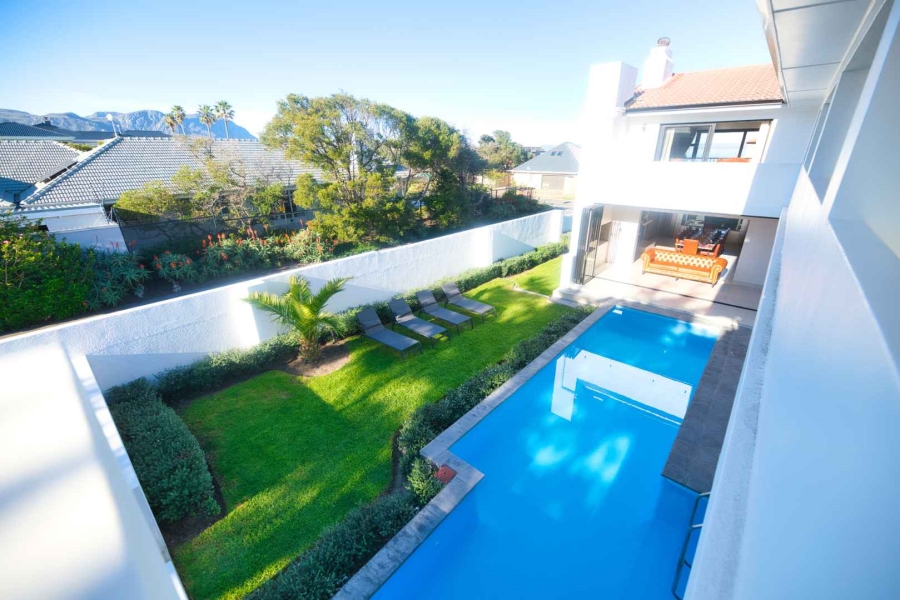 9 Bedroom Property for Sale in Westcliff Western Cape